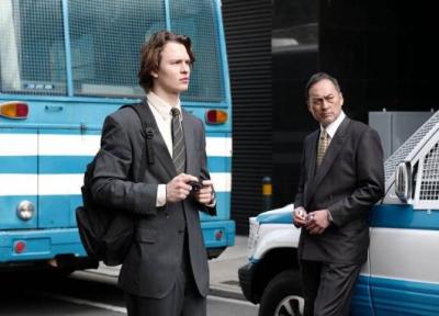 سریال فساد توکیو؛ بازگشت مایکل مان به تلویزیون با تریلر جنایی مجذوب کننده