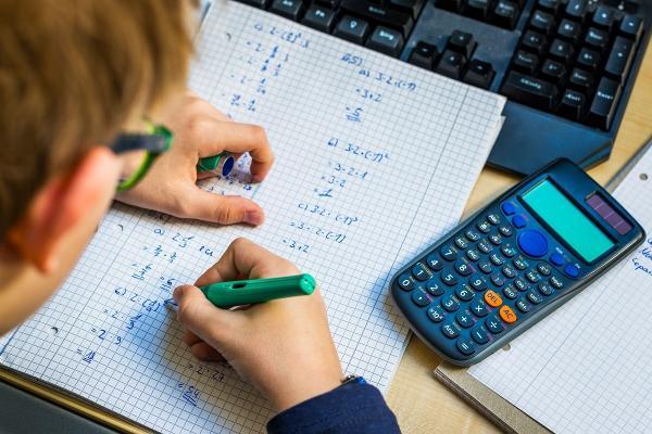 چرا رشته ریاضی در بعضی دبیرستان های کشور تعطیل شد؟